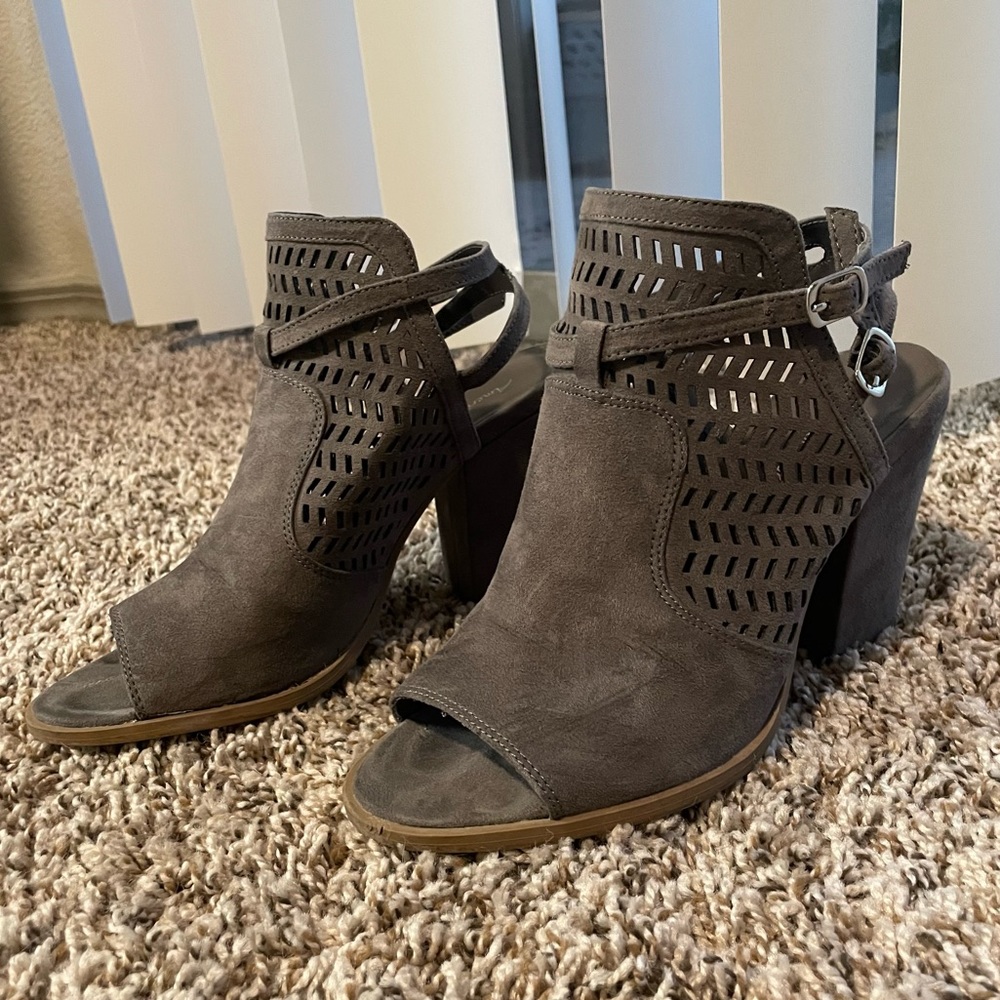 Gray Heels